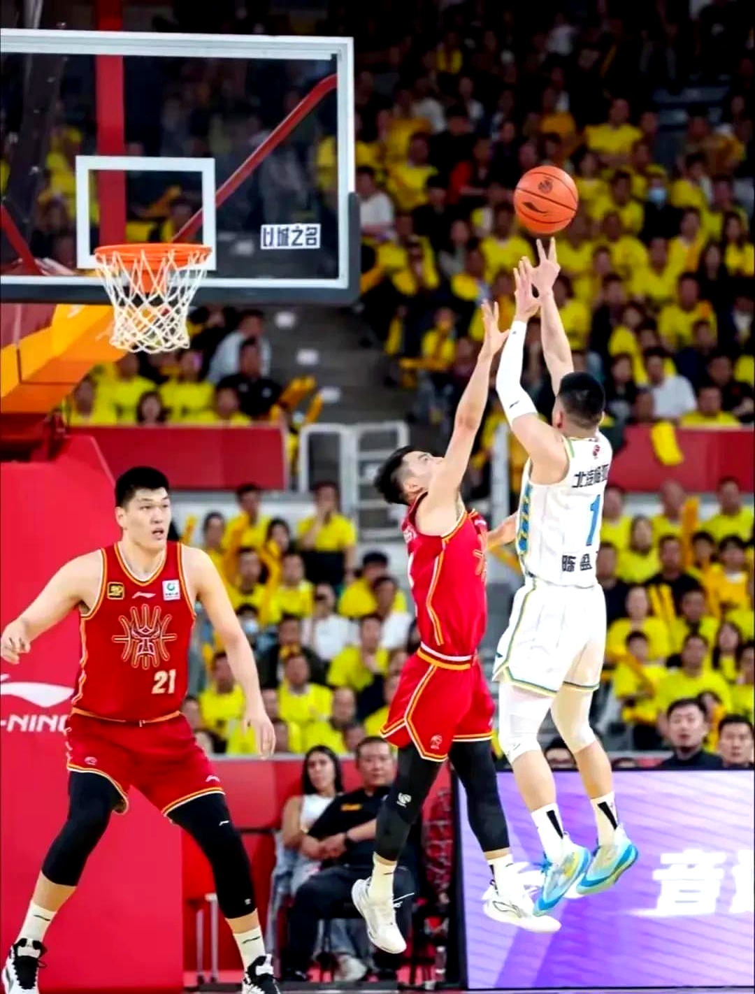 Kaiyun Sports-开云体育-冲刺阶段突围战来临；辽宁本钢围绕NBA总决赛防线松动；赛场秩序良好；阵容厚度经受考验的简单介绍