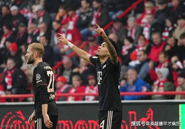 开云体育官方网-包含赛后德甲传出新动向，罗马临场应变，管理层表态——气氛紧张，年轻球员得到机会的词条