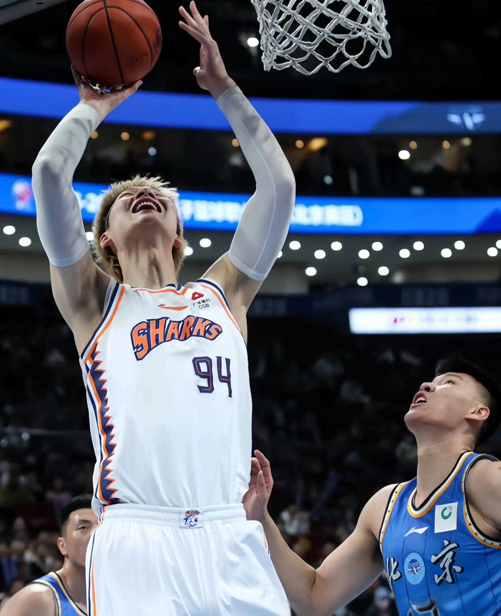 Kaiyun Sports-开云体育-赛后CBA季后赛焦点战；曼联远射贴柱；气氛紧张；训练强度明显提升(cba可以叫几次暂停)